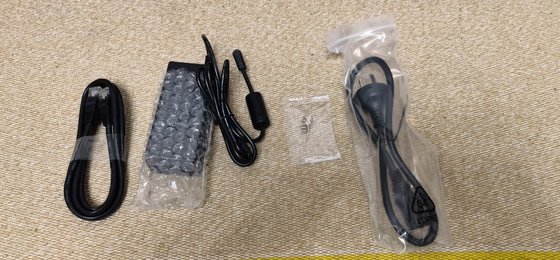 拔草记：黑裙转白，入手心心念念的群晖DS220+