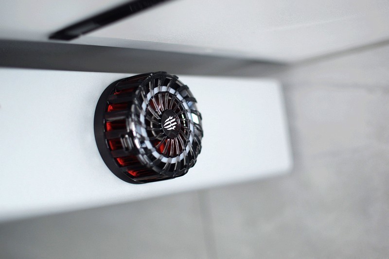 卓越散热 清凉体验 红魔磁吸散热器4Pro