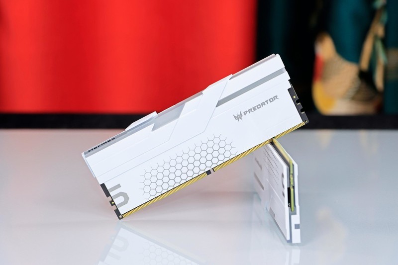 怒超 DDR5 7600！宏碁掠夺者 Hermes DDR5 6800 16g*2 CL32