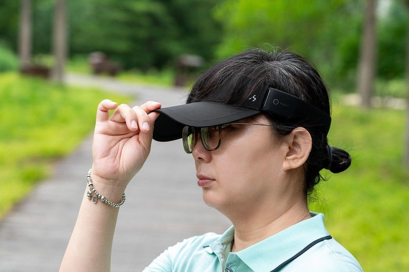 设计师脑洞真大，把蓝牙耳机做成遮阳帽，户外运动能听音乐又防晒