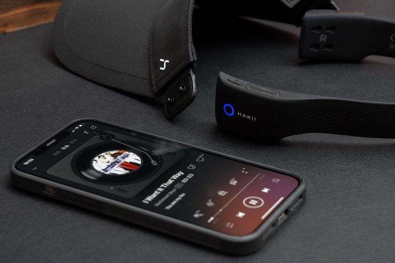 设计师脑洞真大，把蓝牙耳机做成遮阳帽，户外运动能听音乐又防晒