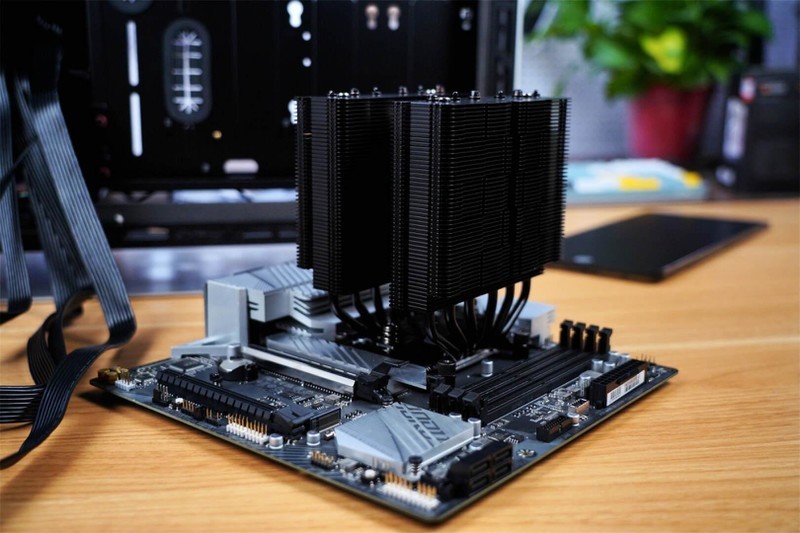 镁铝合金材质，打造乔思伯UMX6S机箱的优秀品质，值得你拥有！