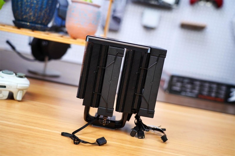 镁铝合金材质，打造乔思伯UMX6S机箱的优秀品质，值得你拥有！