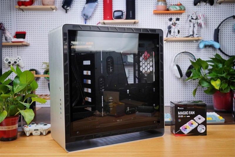 镁铝合金材质，打造乔思伯UMX6S机箱的优秀品质，值得你拥有！