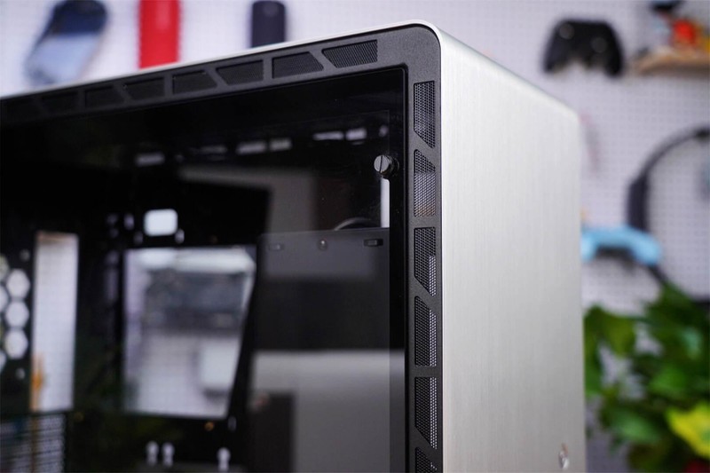 镁铝合金材质，打造乔思伯UMX6S机箱的优秀品质，值得你拥有！