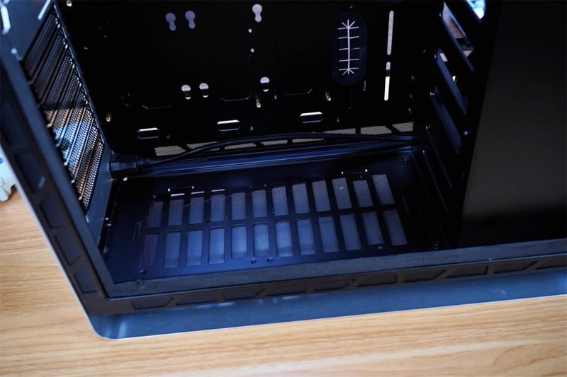 镁铝合金材质，打造乔思伯UMX6S机箱的优秀品质，值得你拥有！