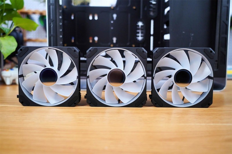 镁铝合金材质，打造乔思伯UMX6S机箱的优秀品质，值得你拥有！