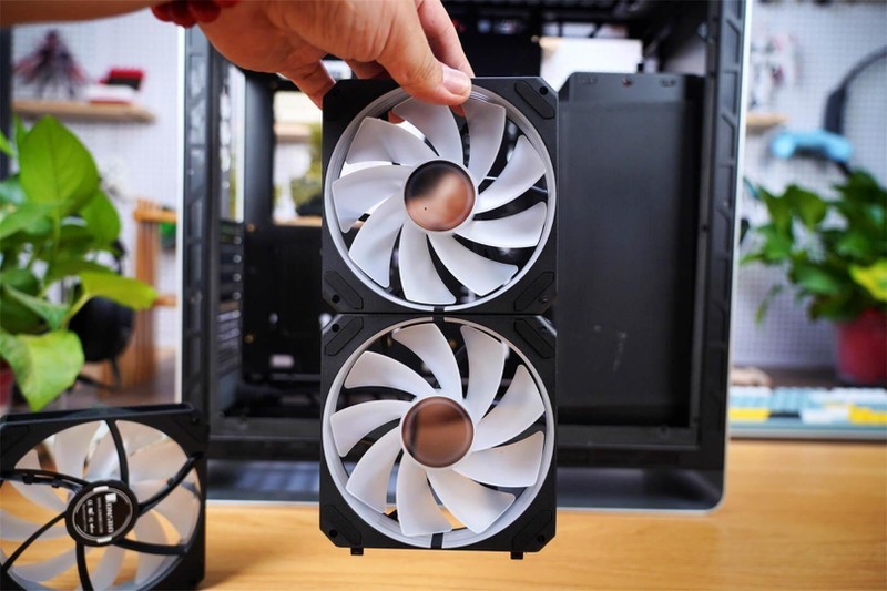 镁铝合金材质，打造乔思伯UMX6S机箱的优秀品质，值得你拥有！