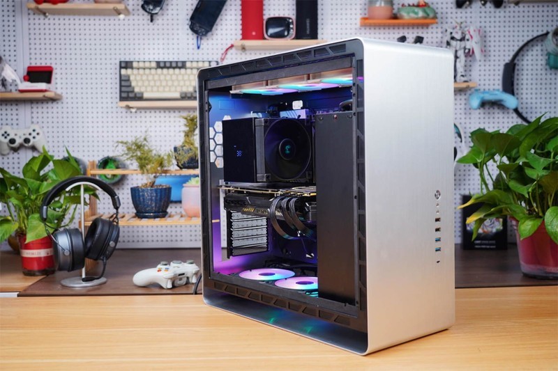 镁铝合金材质，打造乔思伯UMX6S机箱的优秀品质，值得你拥有！