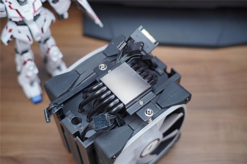 弯道超车？旗舰风冷搭载显示屏，泽洛幻瞳BEG600带你迈进新纪元！