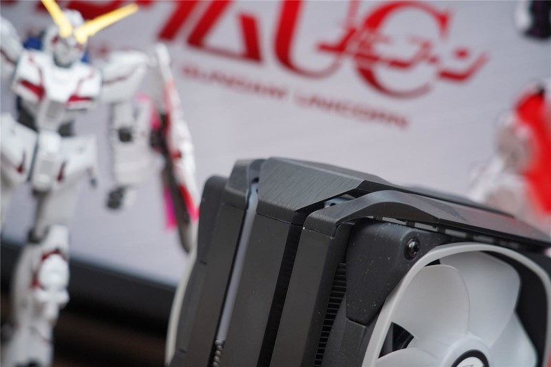 弯道超车？旗舰风冷搭载显示屏，泽洛幻瞳BEG600带你迈进新纪元！