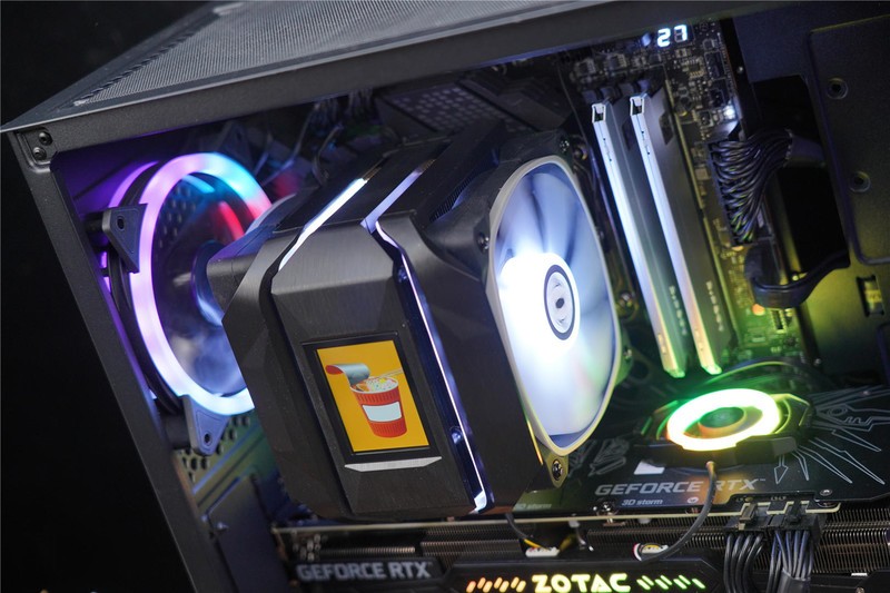 弯道超车？旗舰风冷搭载显示屏，泽洛幻瞳BEG600带你迈进新纪元！