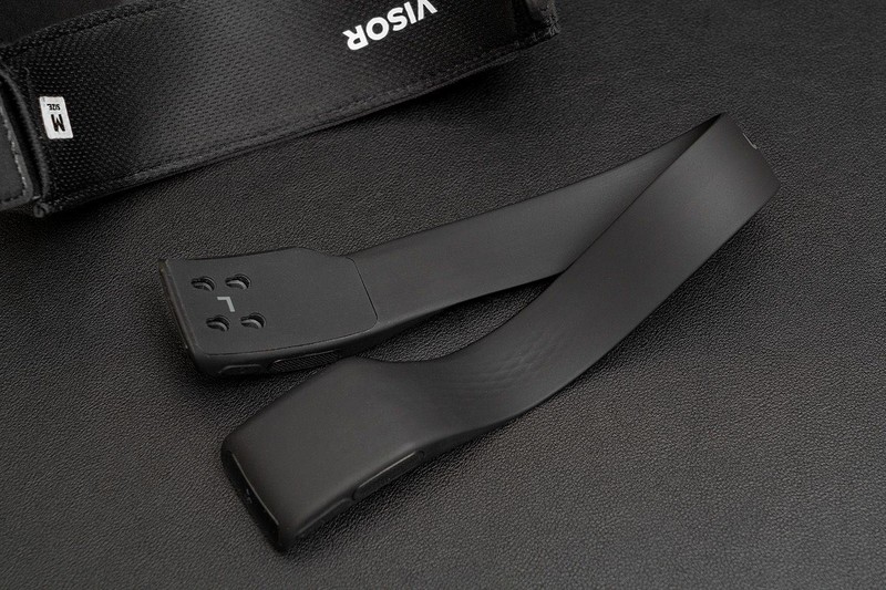 设计师脑洞真大，把蓝牙耳机做成遮阳帽，户外运动能听音乐又防晒