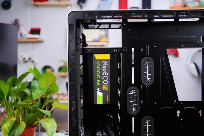 镁铝合金材质，打造乔思伯UMX6S机箱的优秀品质，值得你拥有！