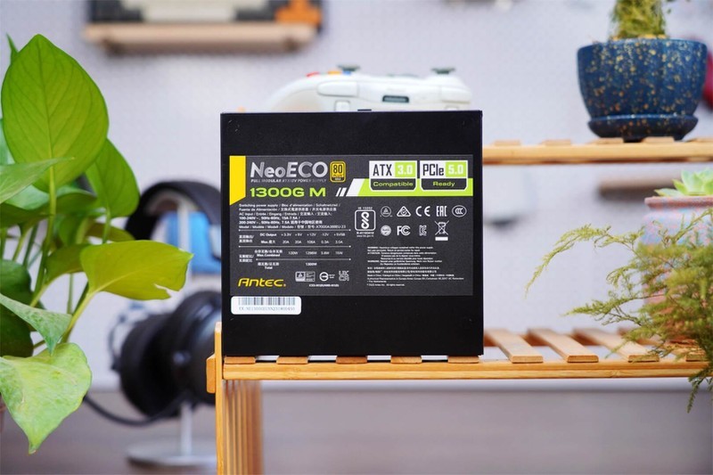 镁铝合金材质，打造乔思伯UMX6S机箱的优秀品质，值得你拥有！