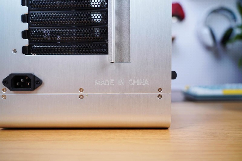 镁铝合金材质，打造乔思伯UMX6S机箱的优秀品质，值得你拥有！