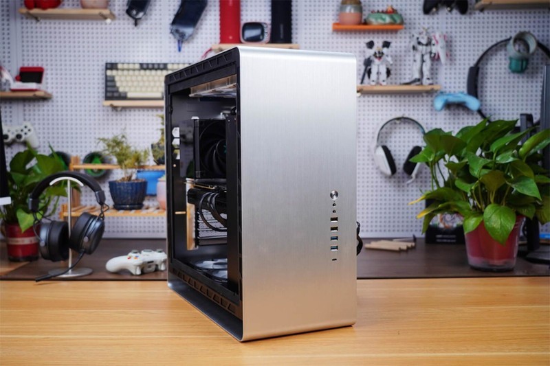 镁铝合金材质，打造乔思伯UMX6S机箱的优秀品质，值得你拥有！