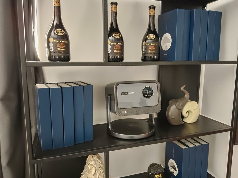 把电影院搬回家，一步到位之选， Vidda C2S 4K 三色激光投影