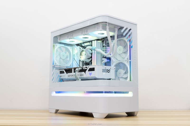 纯白海景无边框！华硕ROG小吹雪B850+9800X3D+TUF 5070Ti 装机