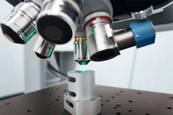 汽车零部件深孔加工质控升级：新启航激光频率梳 3D 测量解决传统光学扫描遮挡