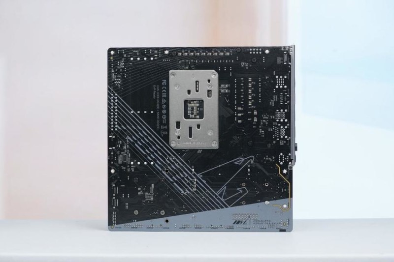 技嘉B850M电竞雕：中端价格，高端性能，AMD性价比之选