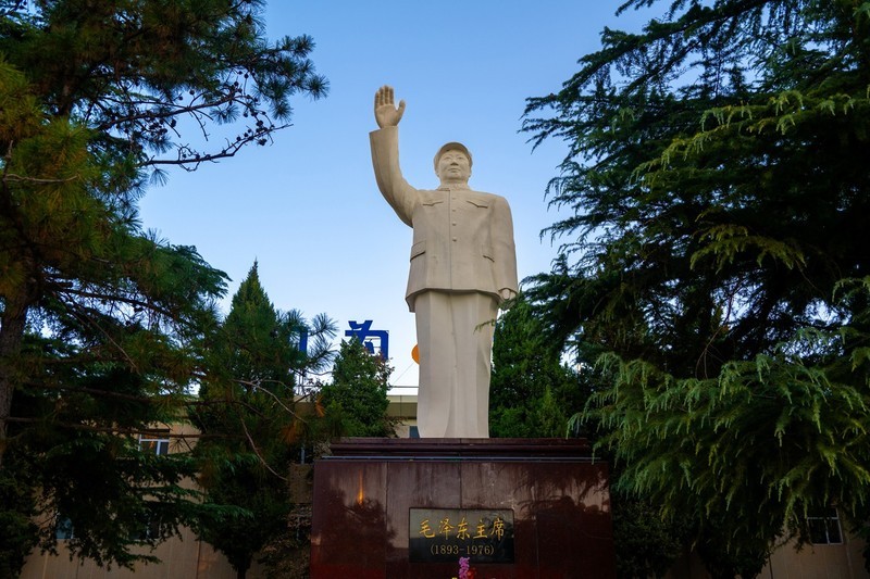 毛主席塑像—(全身像)