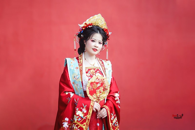 【宫阙红颜·华裳凝韵】  ---小廖