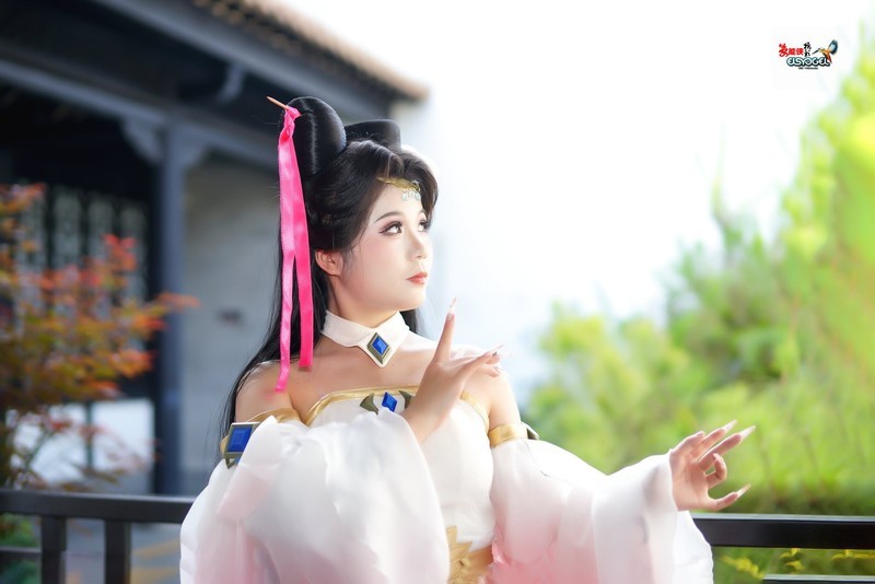 【庭前貂蝉舞清风】---小羽