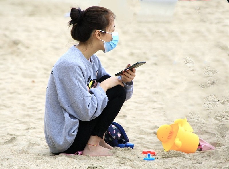 2151【不老松：纪实摄影】《山河锦绣》南国风情：海南島三亚：海滨嬉海抓拍！