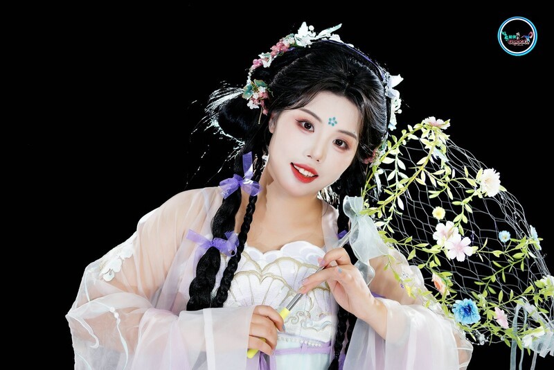 【一袭浅黛，伞揽群芳】---金金