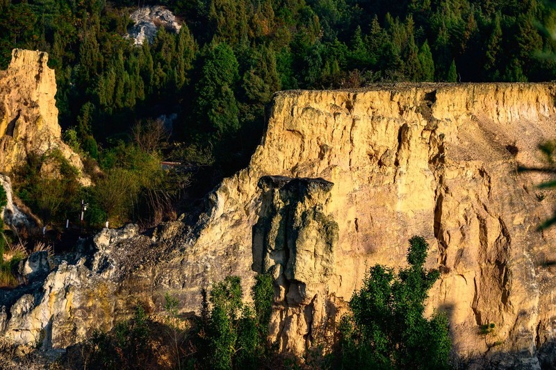云南行一一陆良彩色沙林