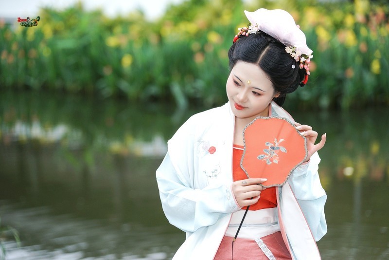 【云鬓花颜】---安安