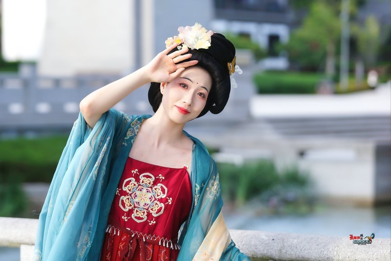 【一袖盛唐风】---小玉