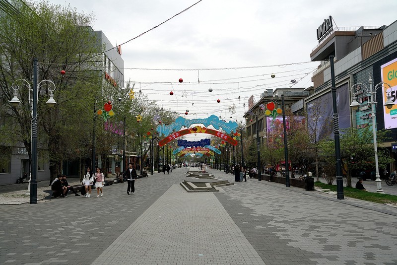 阿拉木图记行：阿尔巴特街+哈萨克斯坦原苏维埃大厦+阿拜剧场