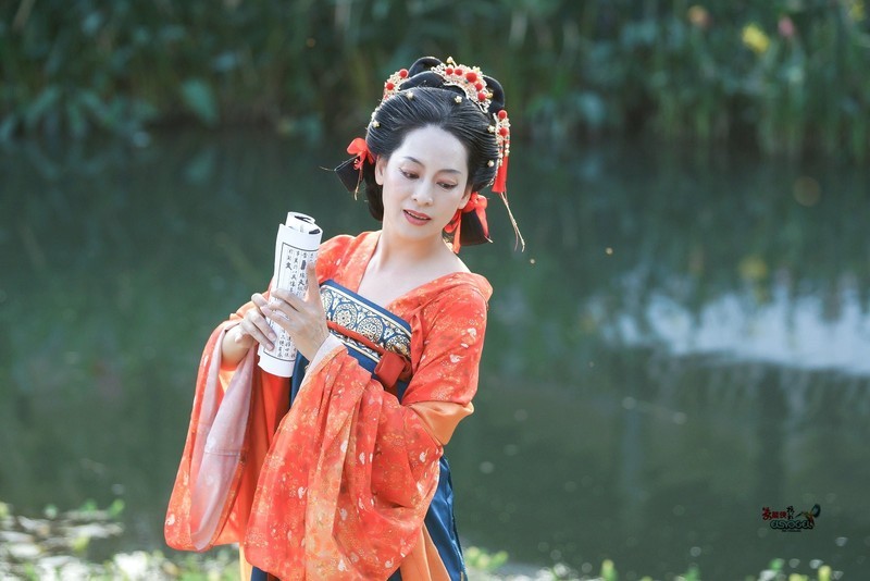 【红妆映水，墨韵生香】---师师