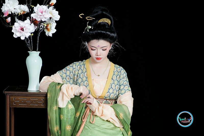 【唐苑玉兰辞】---婷儿