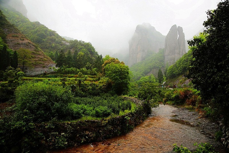 1796【不老松：纪实摄影】〖山河锦绣、詩画江南〗云雨雁荡山：大龙湫！(02)