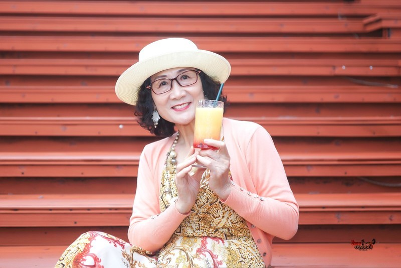 【春日美女】---卫华