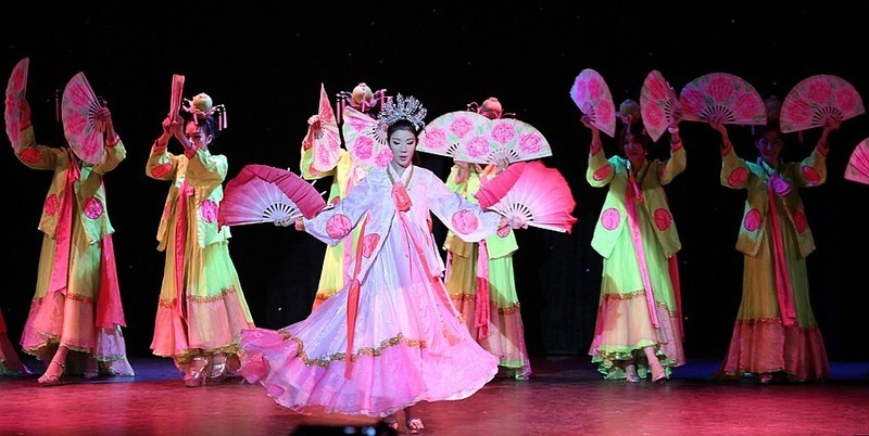 1389【不老松：纪实摄影】《异国风情录》三国演义：新、马、泰游记！泰国人妖歌舞晚会