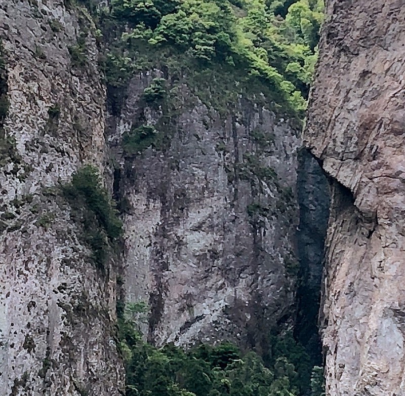 1809【不老松：纪实摄影】〖山河锦绣、詩画江南〗云雨雁荡山！灵峯景区！久远的石刻给
