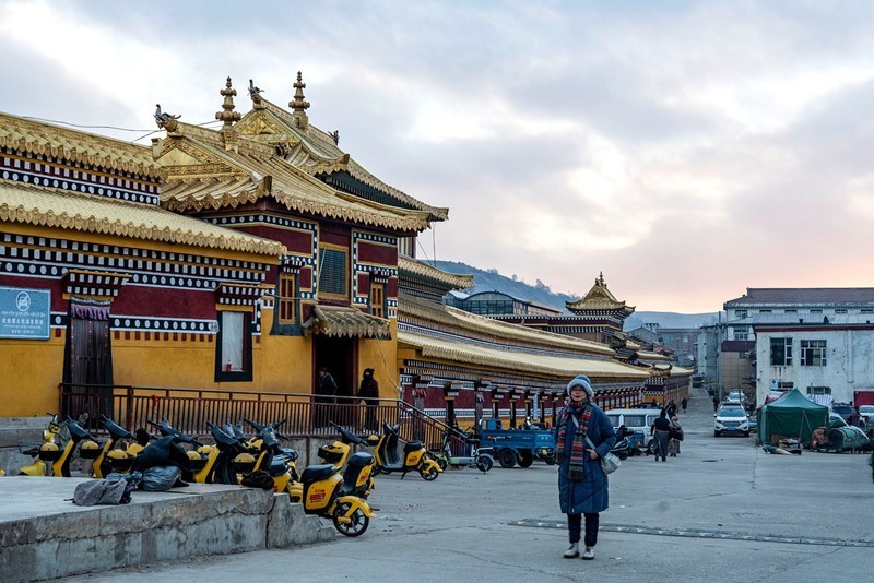 四川--阿坝县莫郎节【2】去参加活动的信众