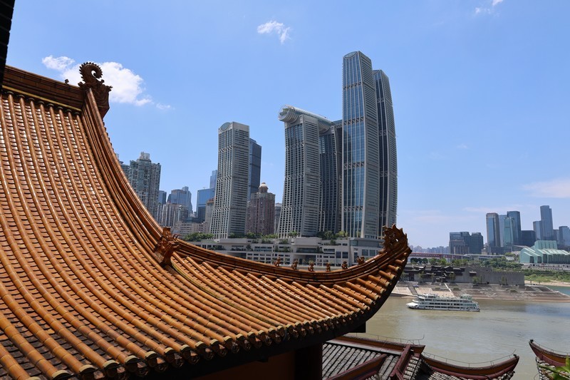 烈日下的南滨路