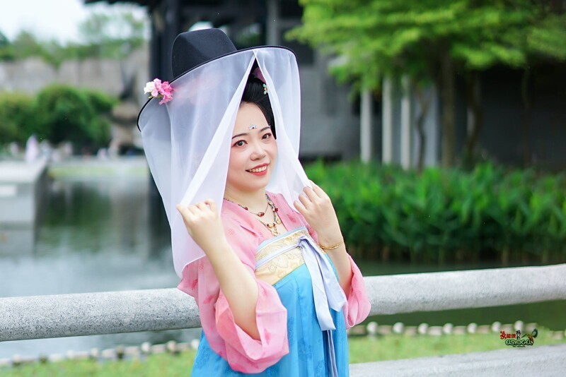【轻帷渡影】---露露