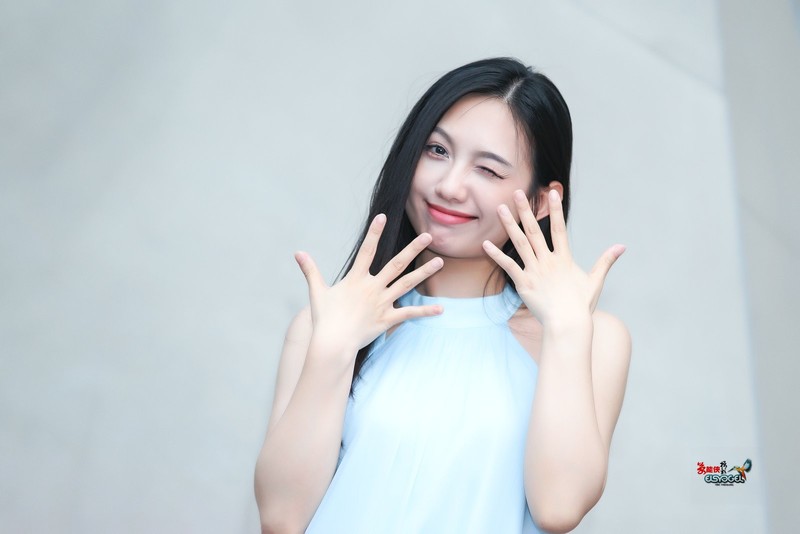 【可爱的美女】---小覔