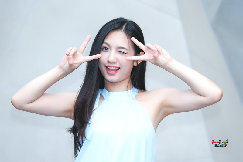【可爱的美女】---小覔