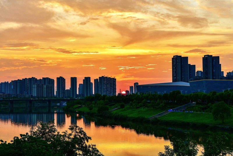 晚霞三奏