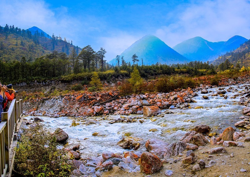 旅游天地（3）----川西的红石滩