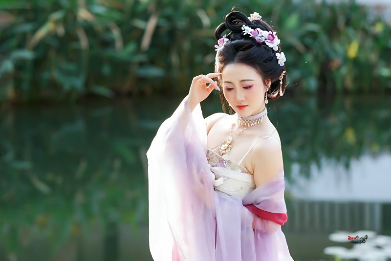 【浅黛凝香】---芸妮