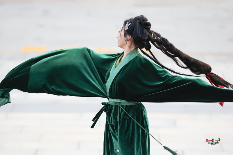 【碧袖舞长风】---小月