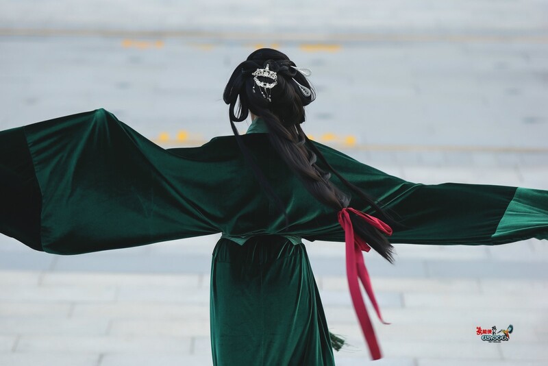 【碧袖舞长风】---小月